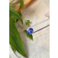 4.54 Ct. Blue Sapphire from Ceylon (Sri Lanka) Life Style