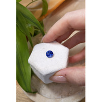 3.04 Ct. Blue Sapphire from Ceylon (Sri Lanka) Life Style