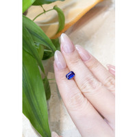 1.05 Ct. Blue Sapphire from Ceylon (Sri Lanka) Life Style