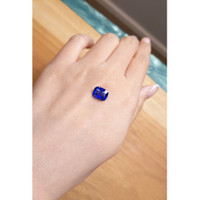 3.59 Ct. Blue Sapphire from Ceylon (Sri Lanka) Life Style