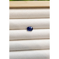 2.74 Ct. Blue Sapphire from Ceylon (Sri Lanka) Life Style