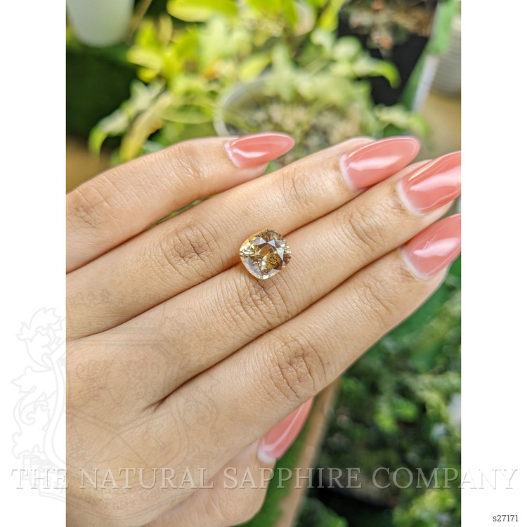 4.68 Ct. Peach Sapphire from Ceylon (Sri Lanka)