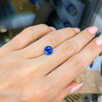 2.52 Ct. Blue Sapphire from Ceylon (Sri Lanka) Life Style