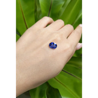 3.51 Ct. Blue Sapphire from Ceylon (Sri Lanka) Life Style