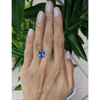 4.37 Ct. Blue Sapphire from Ceylon (Sri Lanka) Life Style