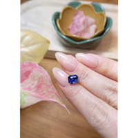 2.12 Ct. Blue Sapphire from Ceylon (Sri Lanka) Life Style