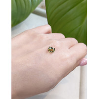 1.86 Ct. Yellowish Green Sapphire from Ceylon (Sri Lanka) Life Style