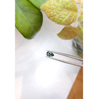 1.00 Ct. Green Sapphire from Ceylon (Sri Lanka) Life Style