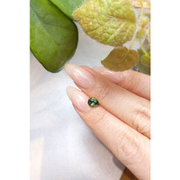 1.01 Ct. Green Sapphire from Ceylon (Sri Lanka) Life Style