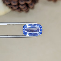 5.36 Ct. Blue Sapphire from Ceylon (Sri Lanka) Life Style
