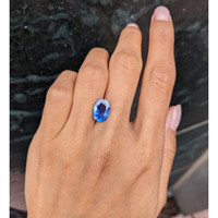 4.39 Ct. Blue Sapphire from Ceylon (Sri Lanka) Life Style