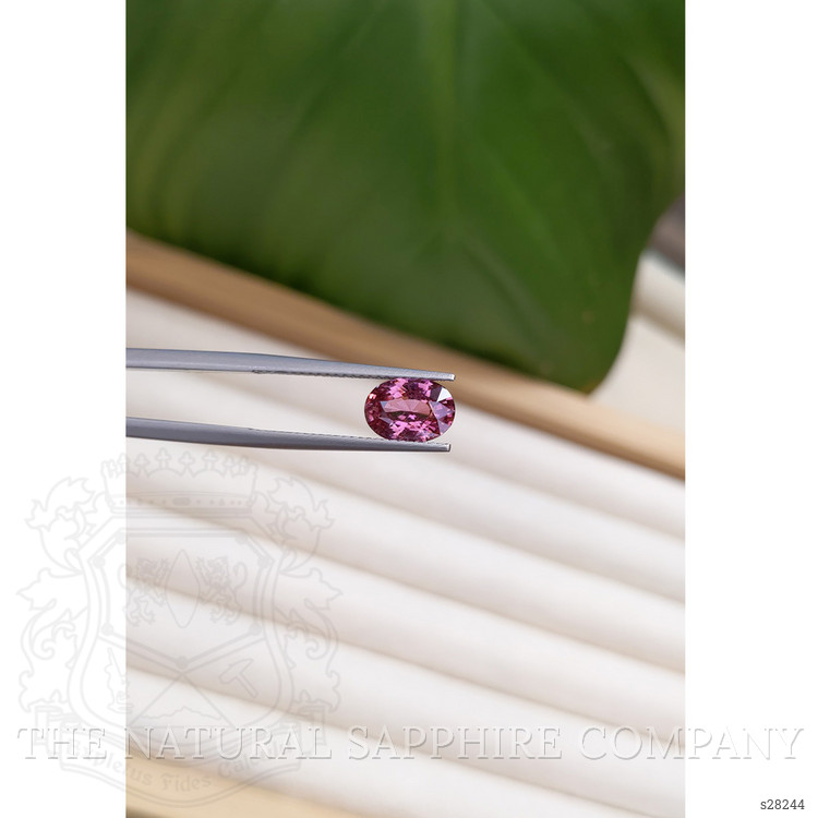 1.93 Ct. Pink Sapphire from Ceylon (Sri Lanka)