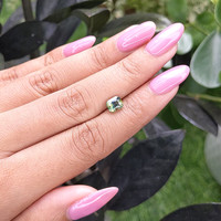 1.52 Ct. Bi Color Sapphire from Madagascar Life Style