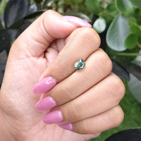 1.52 Ct. Bi Color Sapphire from Madagascar Life Style