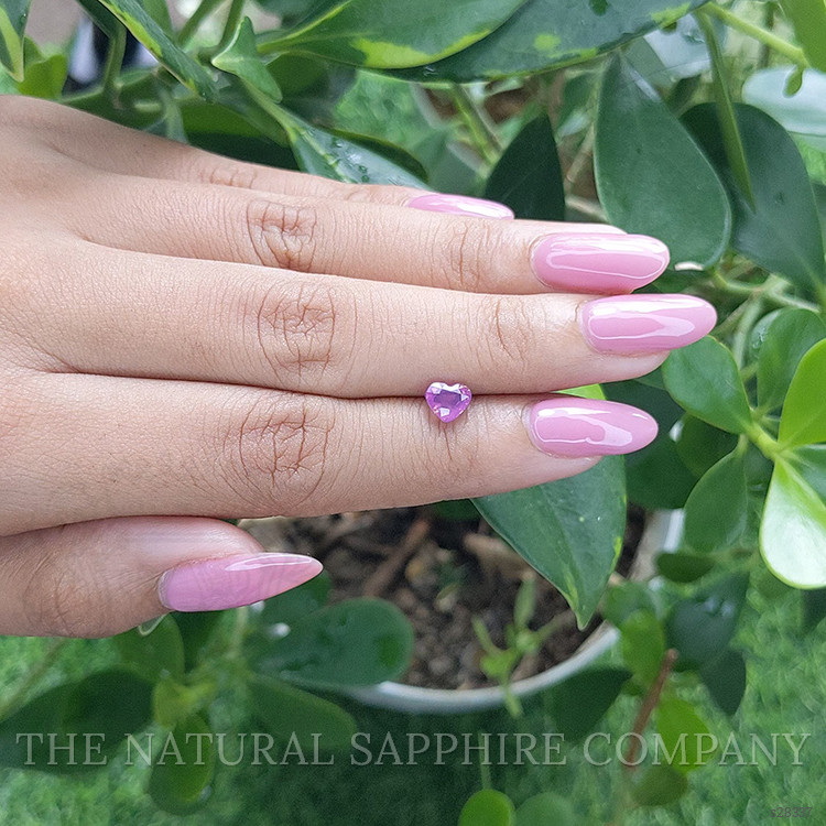 1.04 Ct. Purplish Pink Sapphire from Ceylon (Sri Lanka)