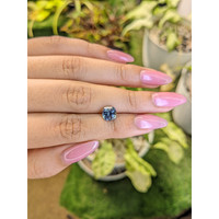 2.31 Ct. Bi Color Sapphire from Ceylon (Sri Lanka) Life Style