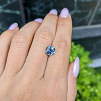 2.31 Ct. Bi Color Sapphire from Ceylon (Sri Lanka) Life Style