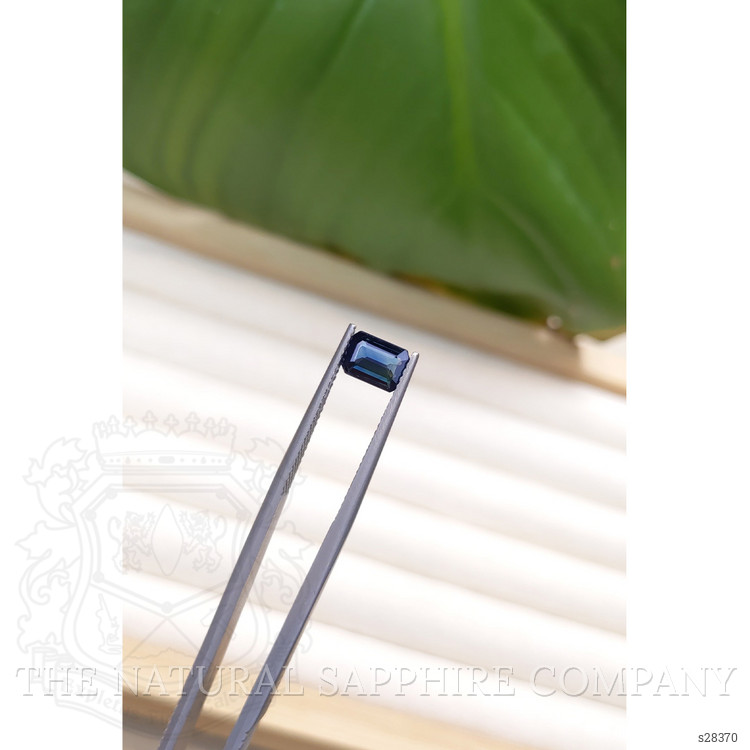 1.00 Ct. Greenish Blue Sapphire from Ceylon (Sri Lanka)