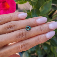 2.05 Ct. Bi Color Sapphire from Ceylon (Sri Lanka) Life Style