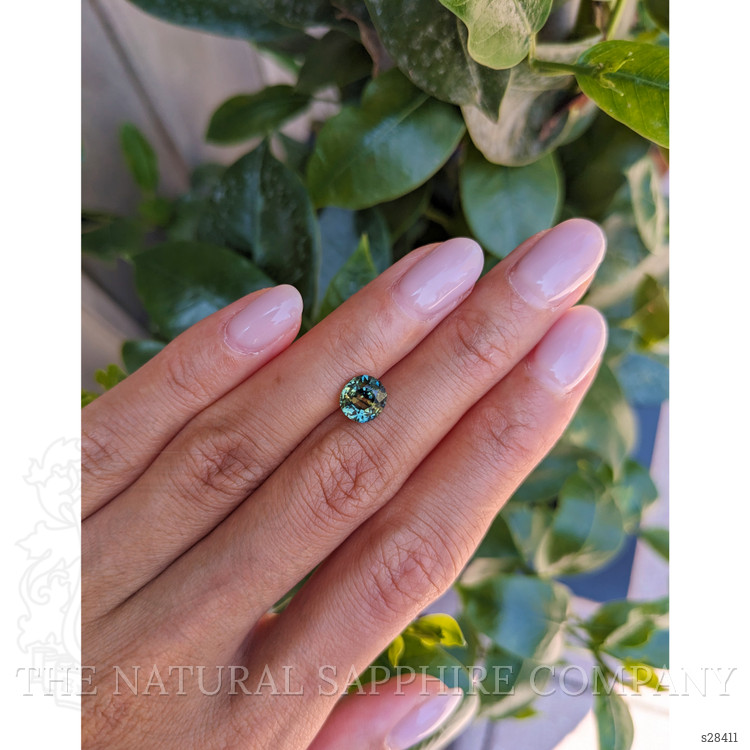 2.05 Ct. Bi Color Sapphire from Ceylon (Sri Lanka)