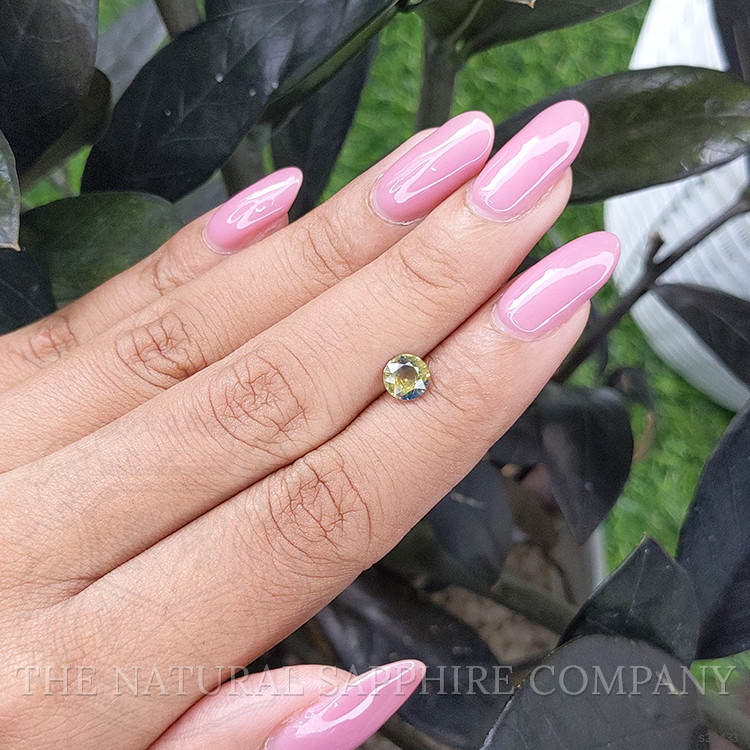 0.84 Ct. Bi Color Sapphire from Ceylon (Sri Lanka)