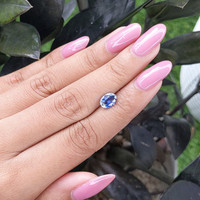 1.29 Ct. Bi Color Sapphire from Ceylon (Sri Lanka) Life Style