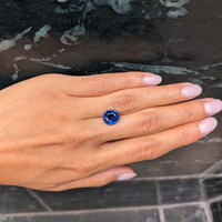 5.04 Ct. Blue Sapphire from Ceylon (Sri Lanka) Life Style