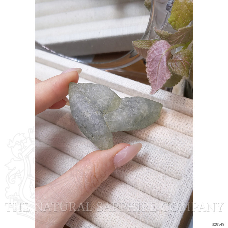 338.93 Ct. Bluish Grey Sapphire Crystal from Ceylon (Sri Lanka)