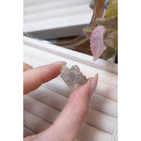 39.04 Ct. Grey Sapphire Crystal from Ceylon (Sri Lanka) Life Style