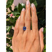 3.17 Ct. Blue Sapphire from Ceylon (Sri Lanka) Life Style