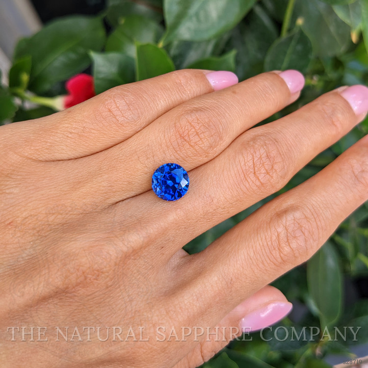 4.33 Ct. Blue Sapphire from Ceylon (Sri Lanka)