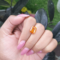 4.21 Ct. Orange Sapphire from Ceylon (Sri Lanka) Life Style