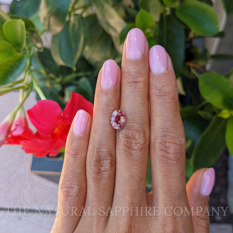 3.02 Ct. Padparadscha Sapphire from Ceylon (Sri Lanka)