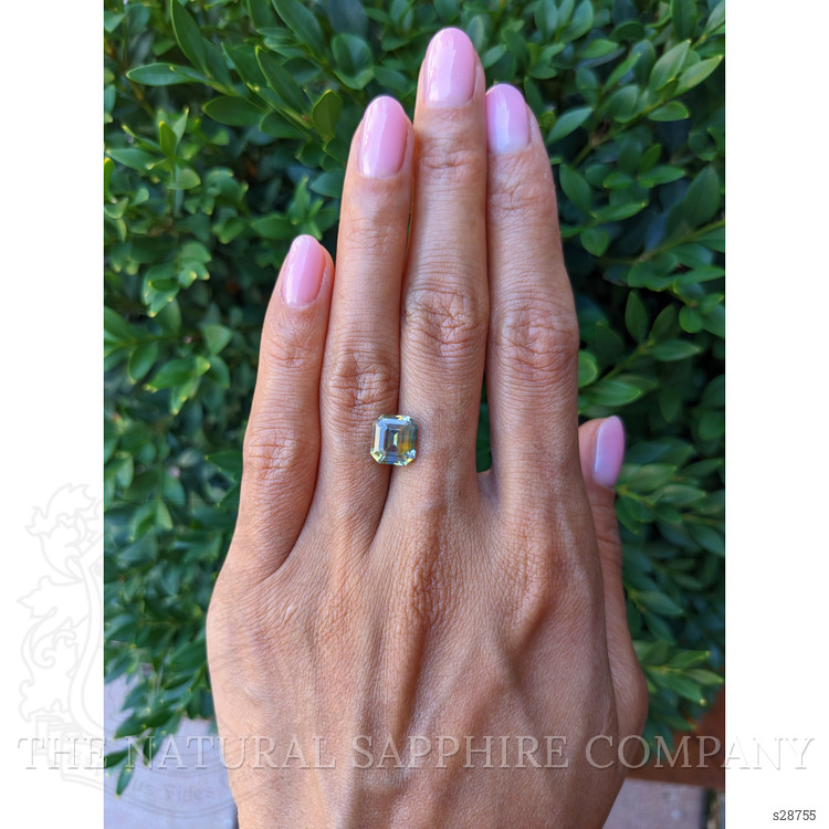 4.06 Ct. Bi Color Sapphire from Ceylon (Sri Lanka)