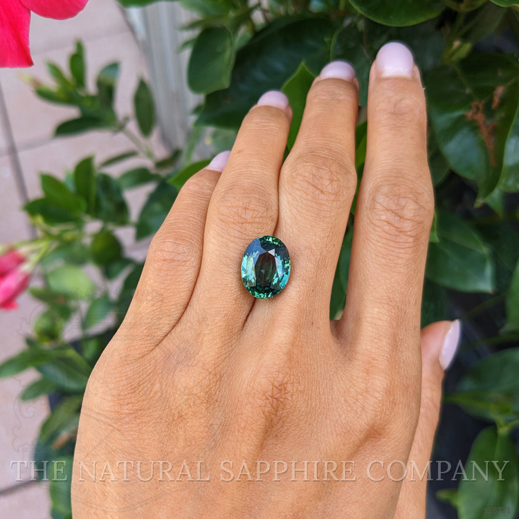 9.25 Ct. Green Sapphire from Ceylon (Sri Lanka)