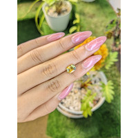 2.58 Ct. Bi Color Sapphire from Ceylon (Sri Lanka) Life Style