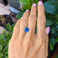 3.92 Ct. Greenish Blue Sapphire from Ceylon (Sri Lanka) Life Style