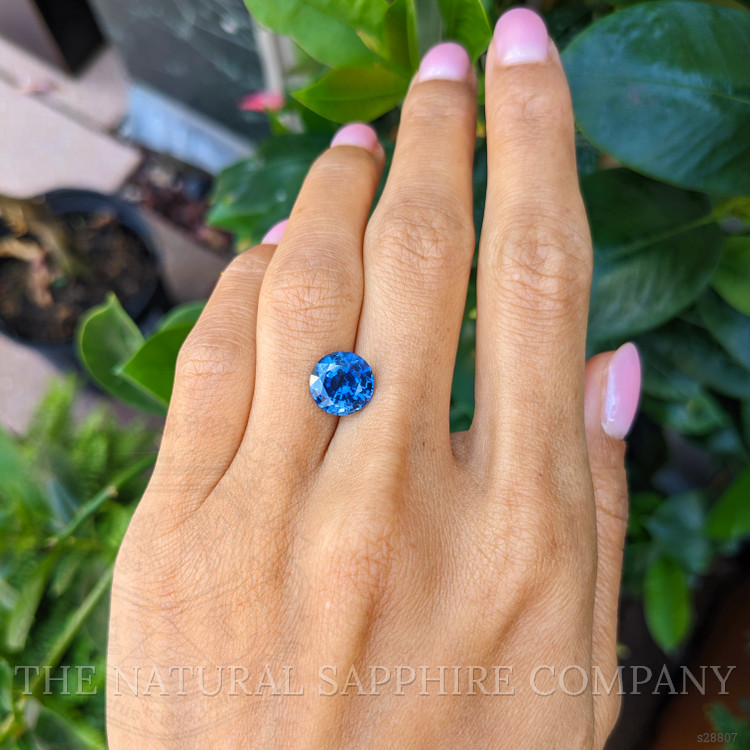 3.92 Ct. Greenish Blue Sapphire from Ceylon (Sri Lanka)