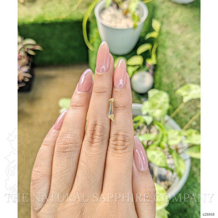 2.37 Ct. Bi Color Sapphire from Ceylon (Sri Lanka)