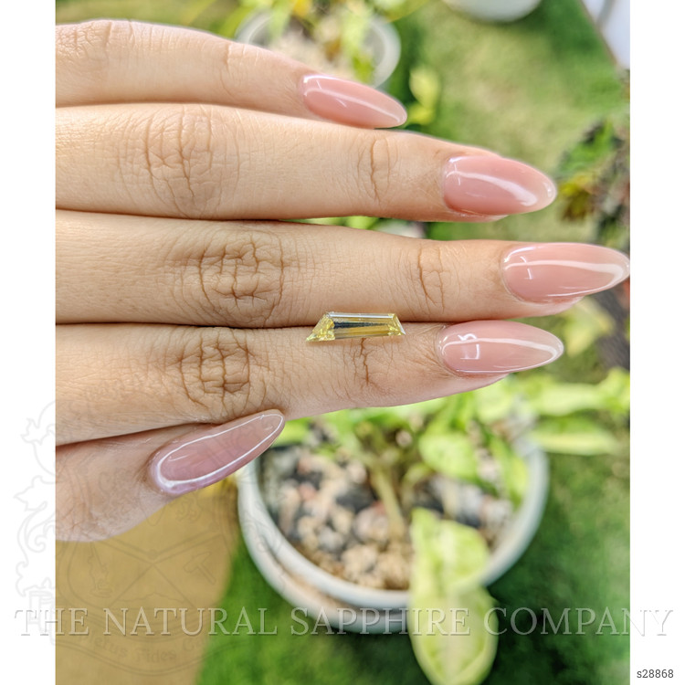 2.37 Ct. Bi Color Sapphire from Ceylon (Sri Lanka)