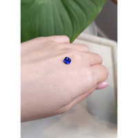 0.81 Ct. Blue Sapphire from Ceylon (Sri Lanka) Life Style