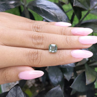 3.01 Ct. Yellowish Green Sapphire from Tanzania Life Style