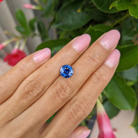 2.52 Ct. Blue Sapphire from Ceylon (Sri Lanka) Life Style
