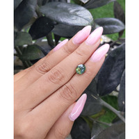 2.61 Ct. Bi Color Sapphire from Madagascar Life Style