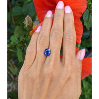 3.01 Ct. Blue Sapphire from Ceylon (Sri Lanka) Life Style