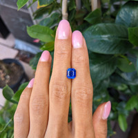 2.58 Ct. Blue Sapphire from Ceylon (Sri Lanka) Life Style