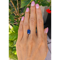 4.14 Ct. Blue Sapphire from Ceylon (Sri Lanka) Life Style