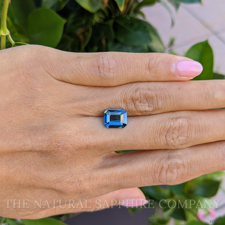 3.16 Ct. Bluish Green Sapphire from Ceylon (Sri Lanka)