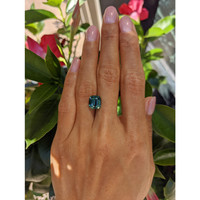 4.07 Ct. Green Sapphire from Ceylon (Sri Lanka) Life Style