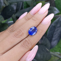 5.02 Ct. Blue Sapphire from Ceylon (Sri Lanka) Life Style